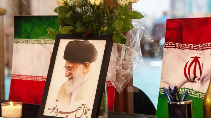 Image of Tehran skyline after reported U.S.–Israeli airstrike targeting the compound of Iran’s Supreme Leader Ali Khamenei in February 2026.