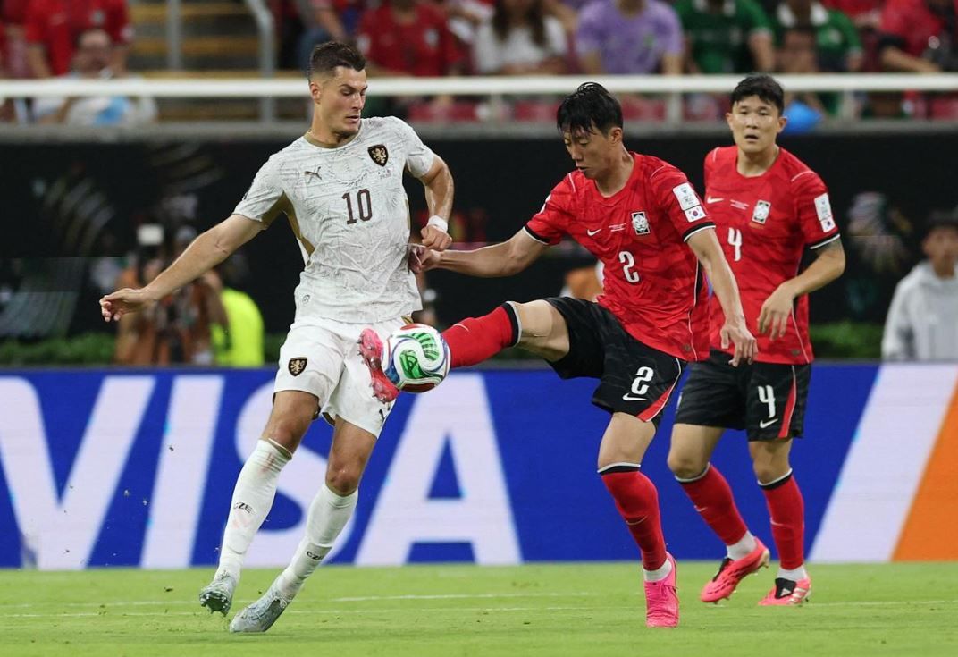 South Korea and Czech Republic players compete for the ball during the FIFA World Cup 2026 Group A match.
