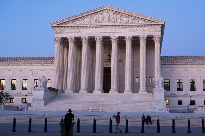 U.S. Supreme Court building, where justices will hear a case on prolonged immigrant detention and due process rights.